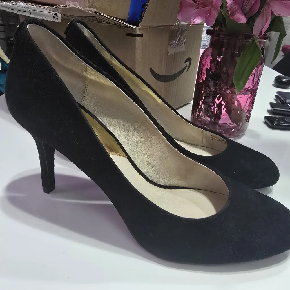 Michael Kors Women's Black Heels - Picture 2 of 10